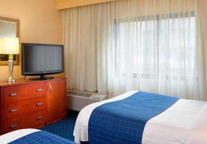 Courtyard Atlanta Marietta/i-75 North Hotel 3*