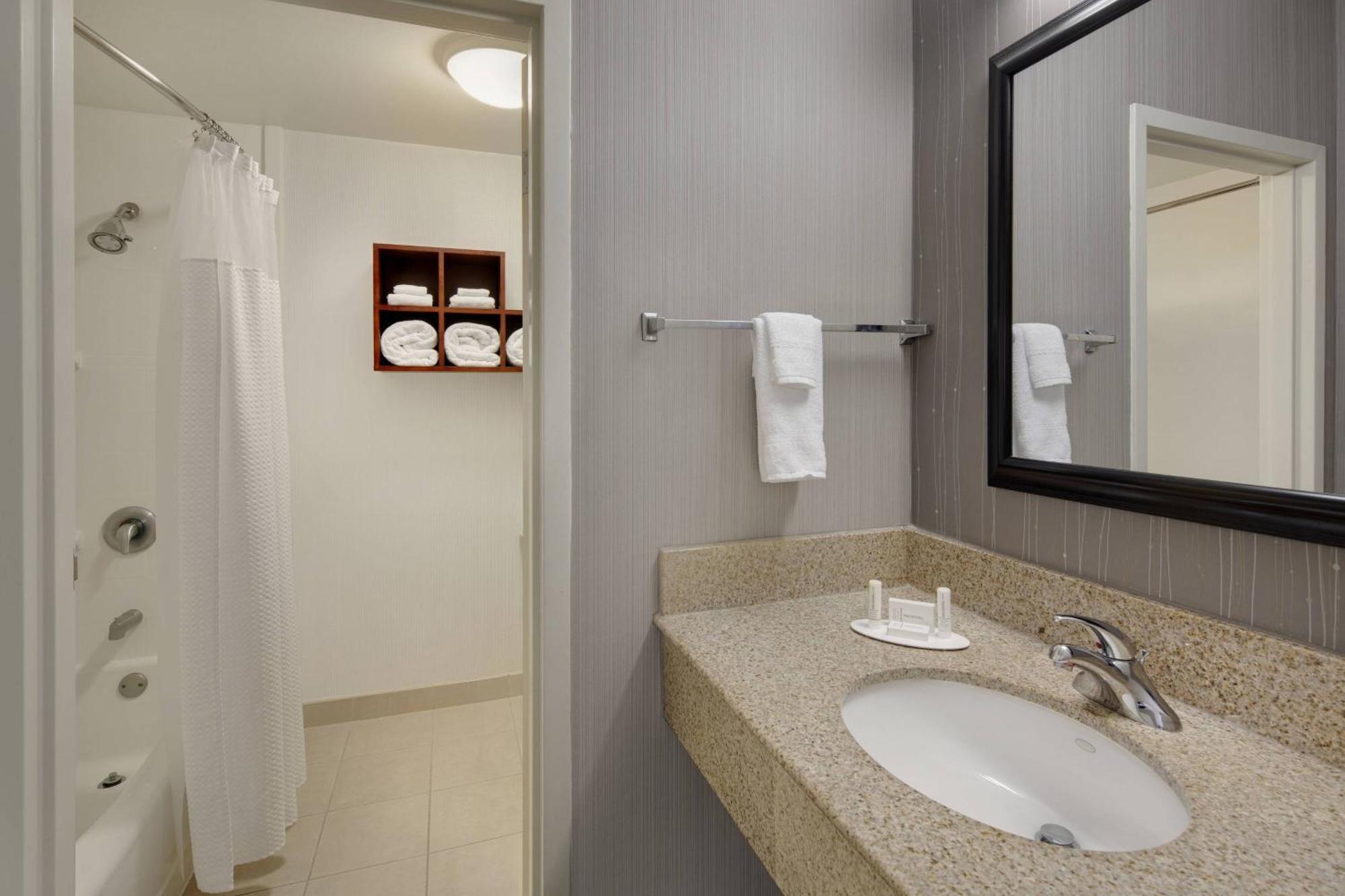 Courtyard Atlanta Marietta/i-75 North Hotel 3*